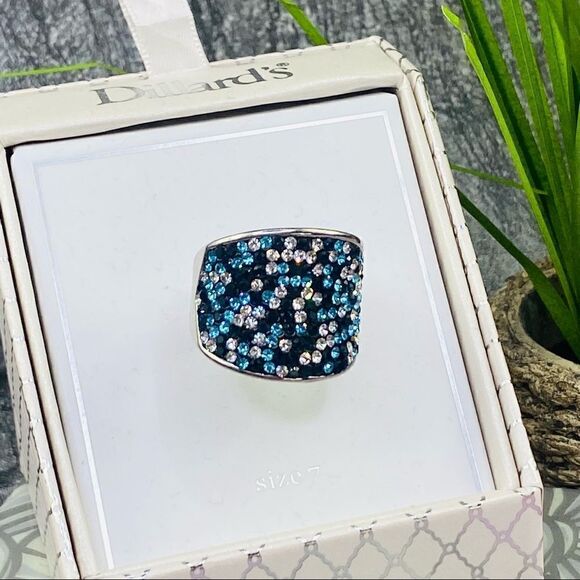 Dillard’s Cocktail Ring Teal Multi Crystals Statement Fashion Size 7 Silver NIB - Picture 8 of 8